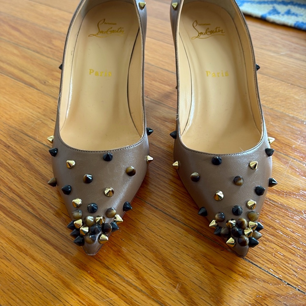 Christian Louboutin Spiked Pointed Toe Stiletto Pumps Women's Size 37.5 - Picture 5 of 7